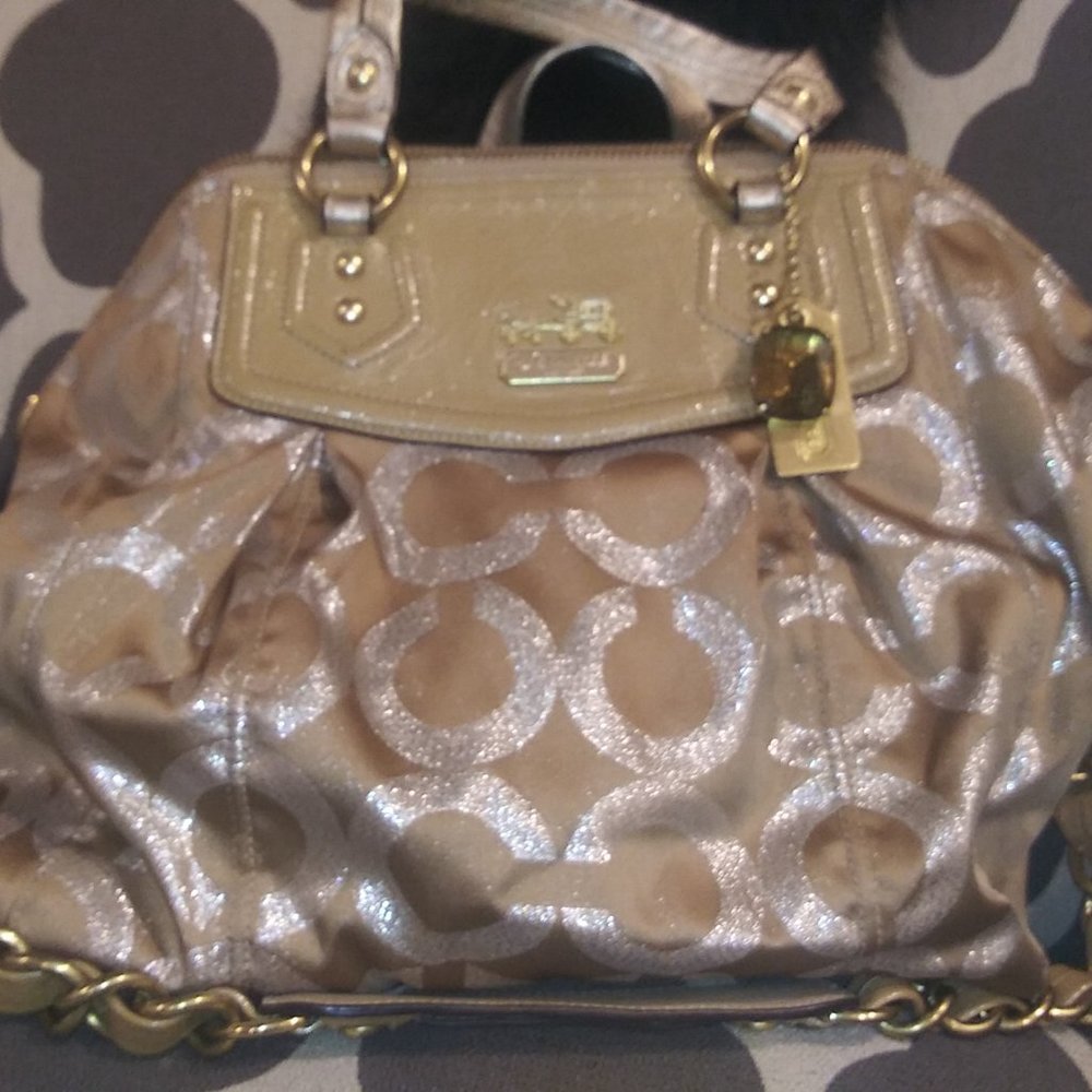 Price drop - Very Large OP art Coach Bag Silver/Gold - Luxurious